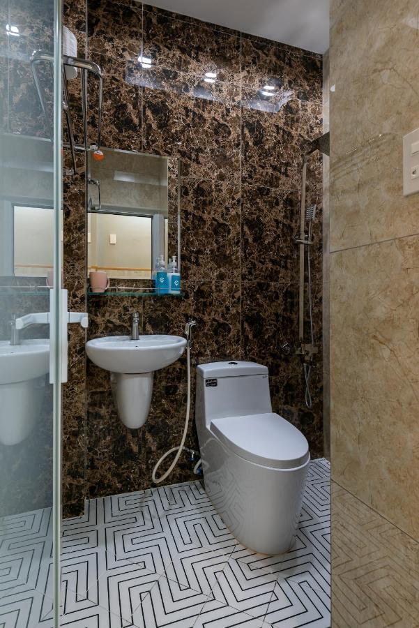 Cozrum Homes - Delightful Corner 2 Ho Chi Minh City Exterior photo