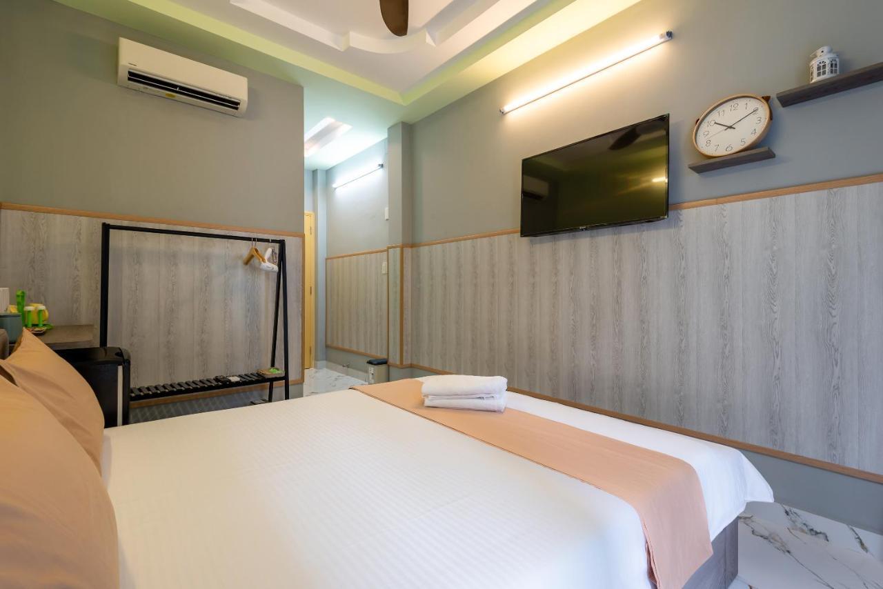 Cozrum Homes - Delightful Corner 2 Ho Chi Minh City Exterior photo