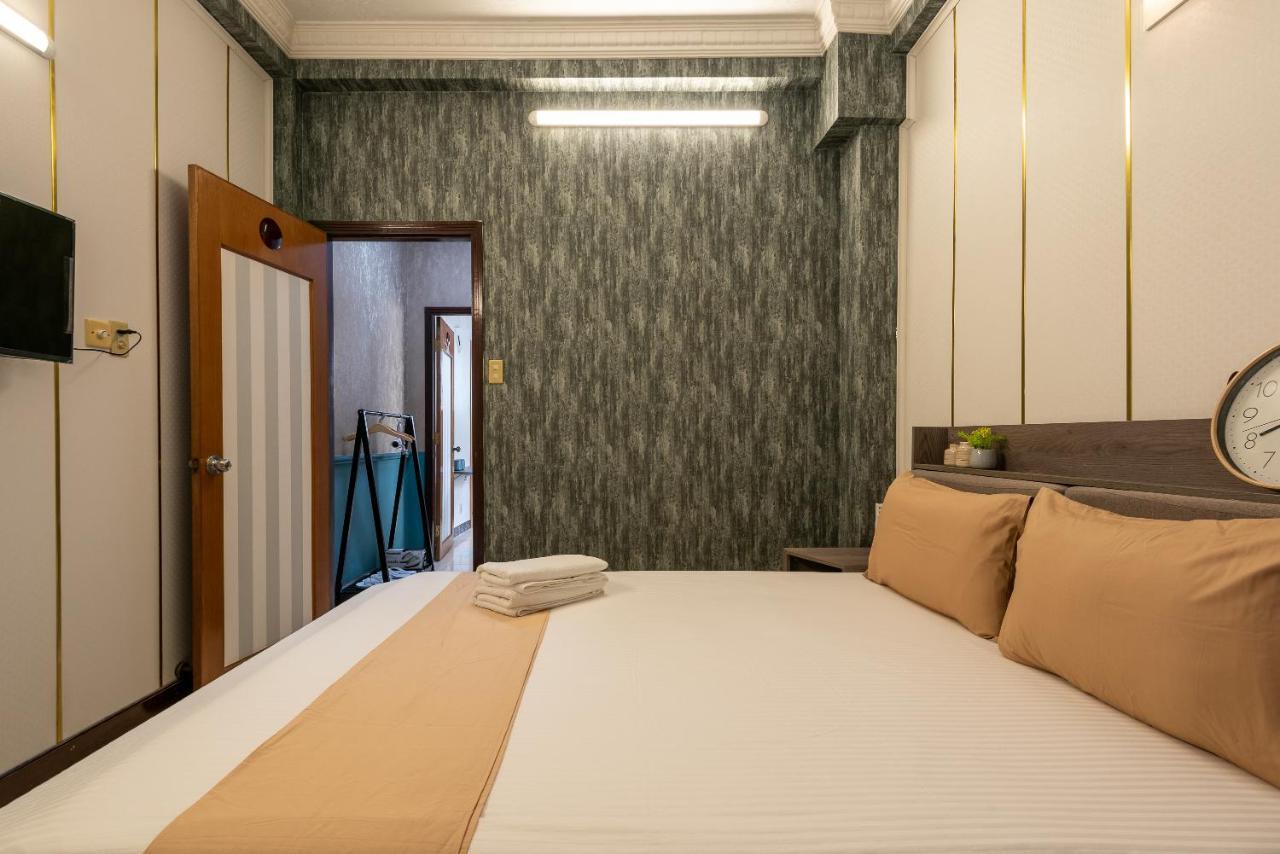 Cozrum Homes - Delightful Corner 2 Ho Chi Minh City Exterior photo